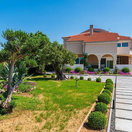 فيلة Olive Garden Zadarvillas *