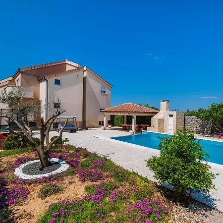 Villa Olive Garden Zadarvillas Pristeg